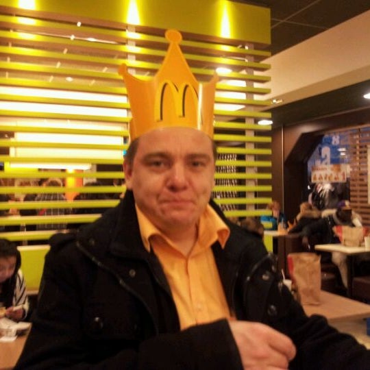 Foto diambil di McDonald&#39;s oleh Andrew T. pada 4/29/2012