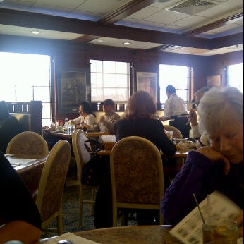 รูปภาพถ่ายที่ River View Diner โดย Benny D. เมื่อ 2/19/2012
