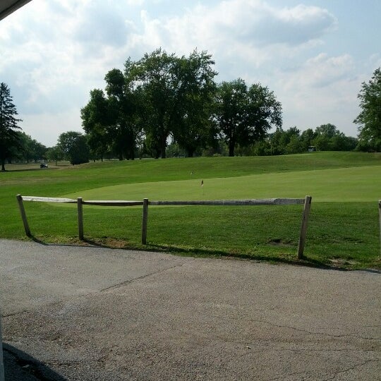 Das Foto wurde bei Fresh Meadow Golf Club von Mike P. am 7/11/2012 aufgenommen