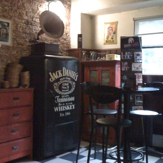 Photo taken at Jekyll &amp; Hyde Pub by Elizaveta A. on 8/14/2012