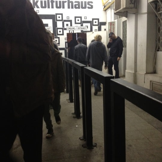 รูปภาพถ่ายที่ Kulturhaus โดย Cristina M. เมื่อ 4/21/2012