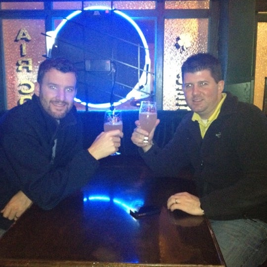 Foto tirada no(a) Emmit&#39;s Irish Pub por Aaron W. em 4/8/2012