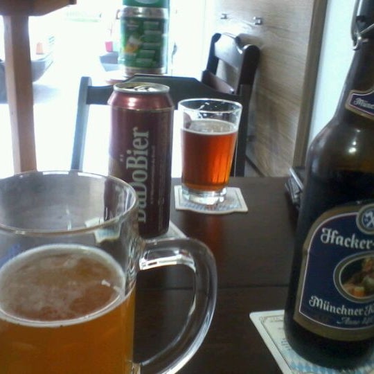 Foto tirada no(a) Bier Prosit Cervejas Especiais por Yan B. em 2/7/2012
