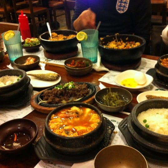Foto scattata a Jang Guem Tofu and BBQ House da Sang L. il 6/16/2012