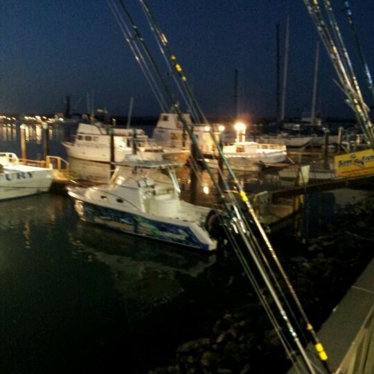 Снимок сделан в Dana Wharf Sportfishing пользователем Denise D. 7/20/2012