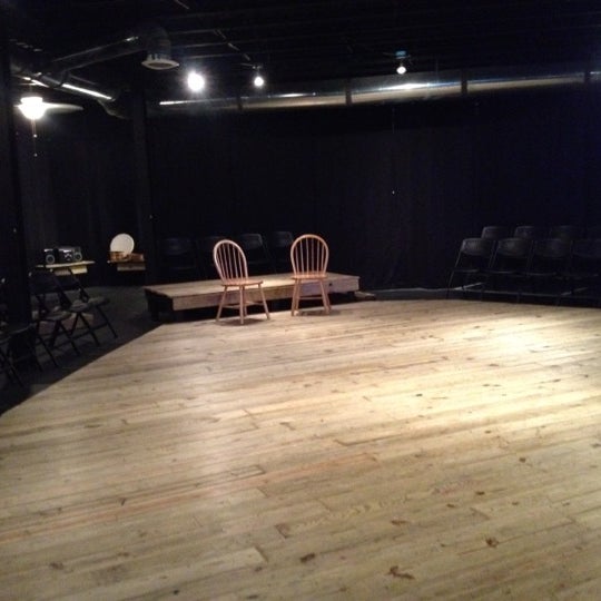 Foto tirada no(a) Reduxion Theatre por Erin W. em 5/13/2012