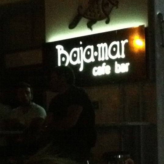 Foto tirada no(a) Bajamar Cocktail Bar por Sot P. em 7/12/2012