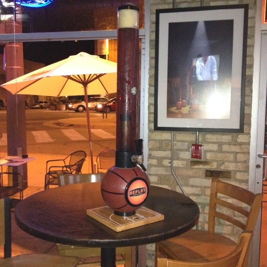 6/18/2012 tarihinde 🍸Níckolás .ziyaretçi tarafından Replay Sports Bar'de çekilen fotoğraf