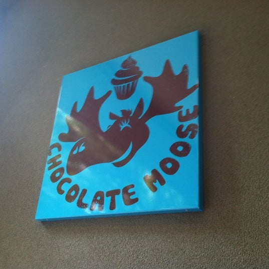 Foto tirada no(a) The Chocolate Moose Bakery &amp; Cafe por Candace N. em 4/28/2012