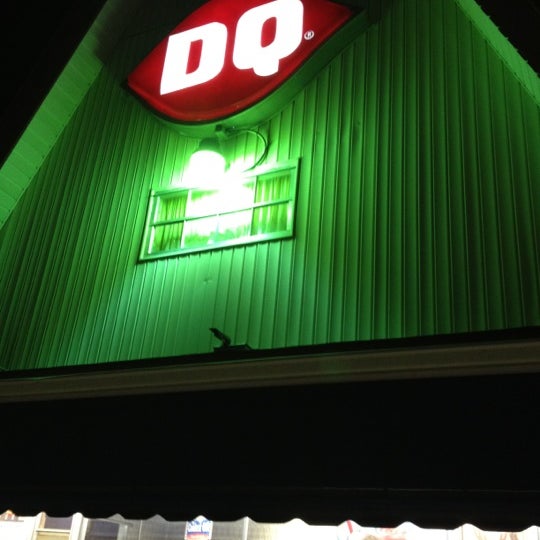 Dairy Queen Ice Cream Parlor in Naples