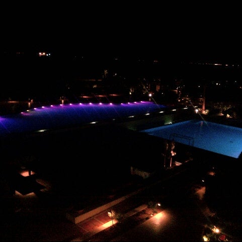 Foto tirada no(a) Radisson Blu Tala Bay Resort por Amer A. em 8/24/2012