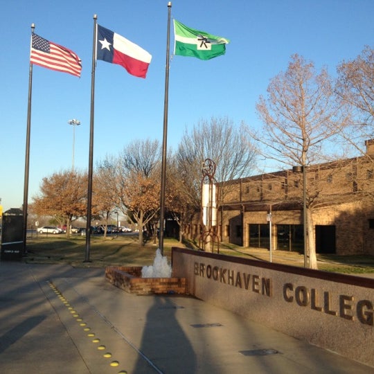 Foto tomada en Brookhaven College  por Dovetail E. el 2/22/2012