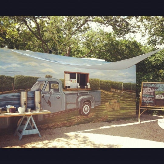 Photo taken at North Fork Table Lunch Truck by Lulu on 7/2/2012