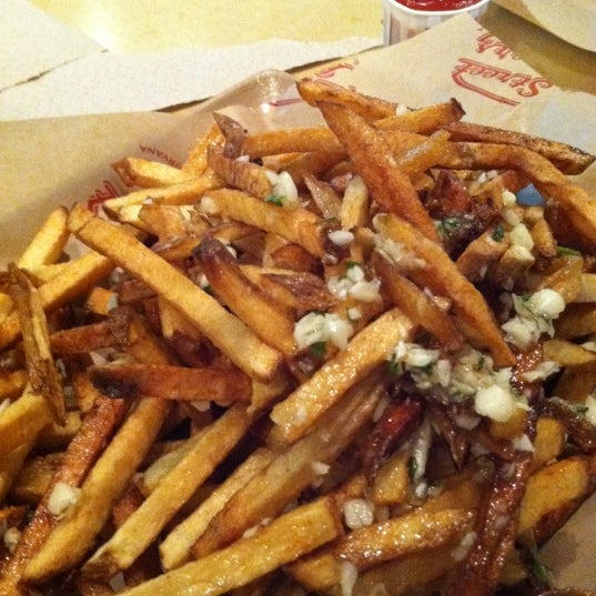 Photo taken at Main Street Burgers by Hope on 6/15/2012