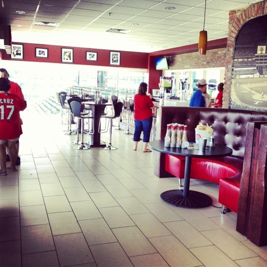 Majestic Grand Slam Gift Shop - Gift Store in Arlington