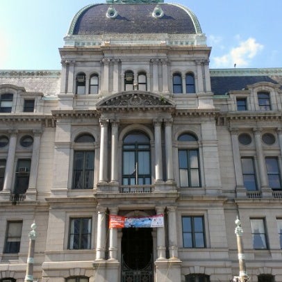 รูปภาพถ่ายที่ Providence City Hall โดย Timothy S. เมื่อ 9/1/2012