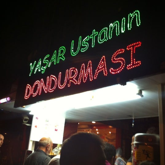 Снимок сделан в Dondurmacı Yaşar Usta пользователем Erkan G. 8/3/2012