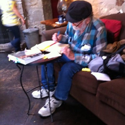 8/10/2012 tarihinde Maurizio G.ziyaretçi tarafından East Village Coffee Lounge'de çekilen fotoğraf