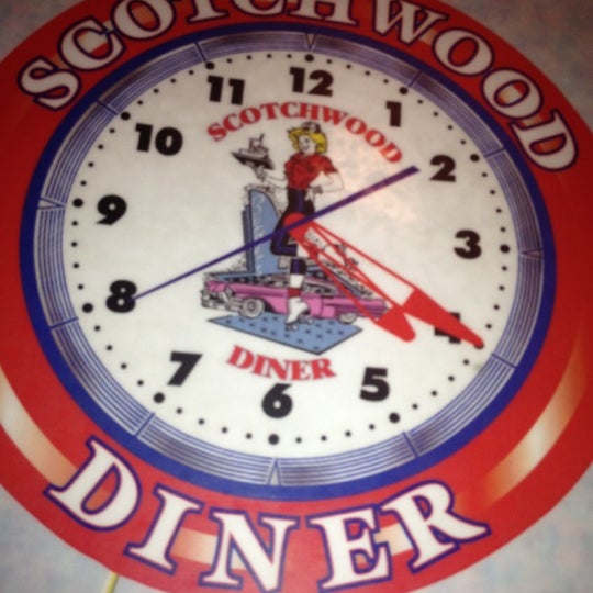 Foto tirada no(a) Scotchwood Diner por Aaron H. em 6/18/2012
