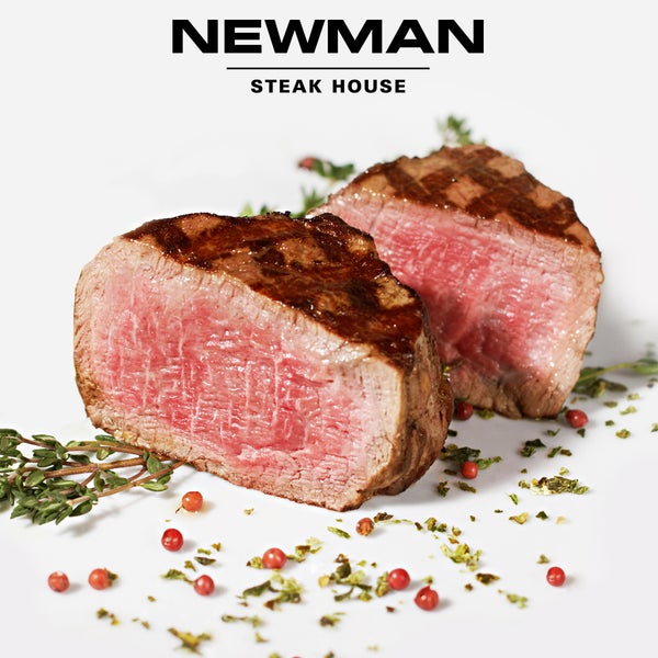 Шеф-повар ресторана  «Ньюман» точно знает, что хороший мясной ресторан – это тот, где гости получают стейки самого высокого качества, приготовленные с особенным вниманием к деталям