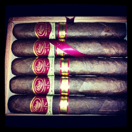 Снимок сделан в La Casa Del Tabaco Cigar Lounge пользователем Nicole S. 8/4/2012