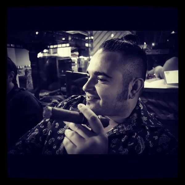 Photo taken at Governors Smoke Shop by Mario T. on 9/8/2012