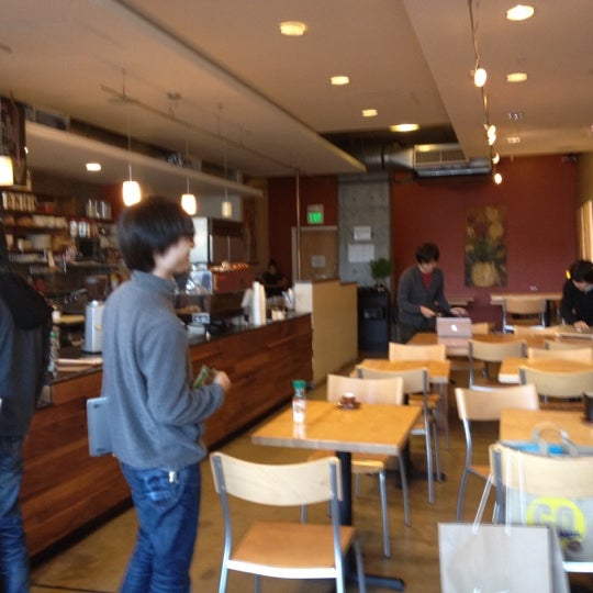 8/26/2012 tarihinde Nobuyuki H.ziyaretçi tarafından Epicenter Cafe'de çekilen fotoğraf