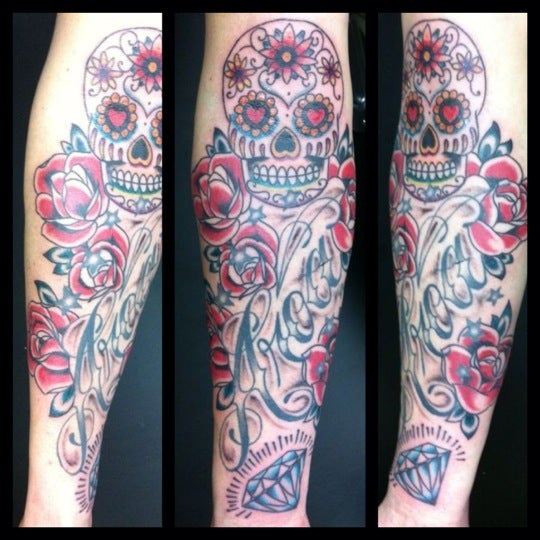 4/19/2012にEXOTICO TATTOO BARCELONAがLTW Tattoo &amp; Piercingで撮った写真