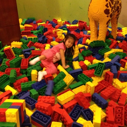 รูปภาพถ่ายที่ LEGOLAND Discovery Center Dallas/Ft Worth โดย Jennifer M. เมื่อ 3/1/2012