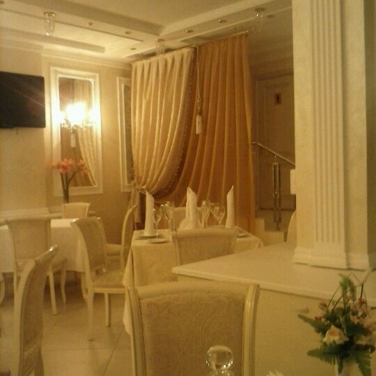 Foto tirada no(a) Prestige Business Hotel por Ilya F. em 7/18/2012