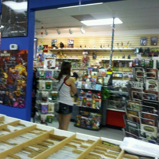 Foto tirada no(a) 8th Dimension Comics &amp; Games por Hyro em 4/4/2012
