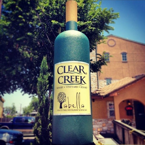 Снимок сделан в Tabella at Clear Creek Winery пользователем Coco H. 9/13/2012