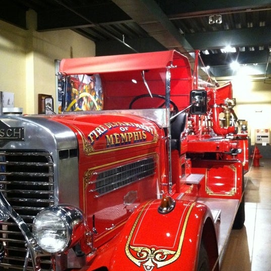 Foto tomada en Fire Museum of Memphis  por Amy V. el 3/22/2012
