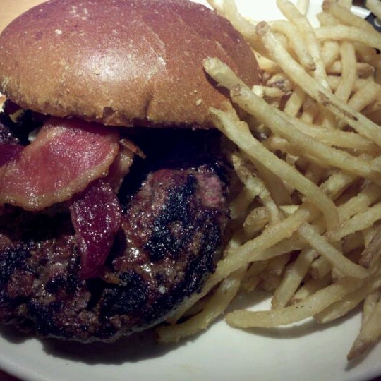 Photo taken at BJ&#39;s Restaurant &amp; Brewhouse by Frank M. on 3/19/2012