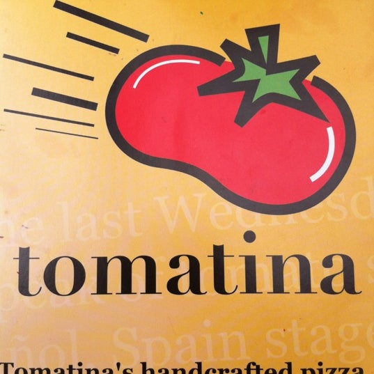 รูปภาพถ่ายที่ Tomatina โดย Gavin H. เมื่อ 2/18/2012