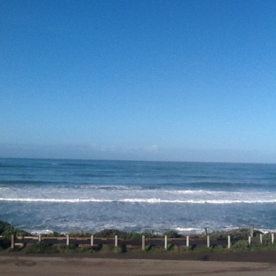 Photo taken at Sand Pebbles Inn Cambria by Phil F. on 3/1/2012