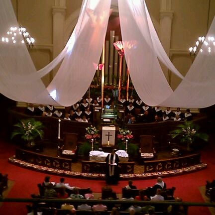 Снимок сделан в Saint Mark United Methodist Church of Atlanta пользователем Kale W. 4/8/2012