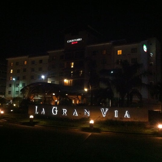 Photo taken at Courtyard by Marriott San Salvador by Wendy D. on 7/7/2012
