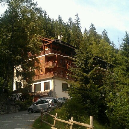 Photo taken at Hotel Les Campanules Les Houches by Cécile J. on 7/10/2012