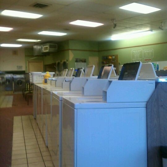 Victor's Mini Mart and Laundromat Laundry Service in Irvington