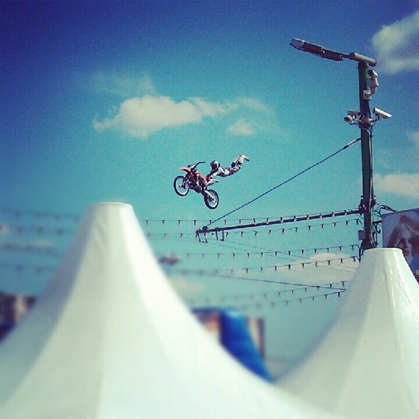 Адреналин королева. Fmx rush москва. развлечения для двоих в москве адреналин. adrenaline rush fmx. moscow rush.