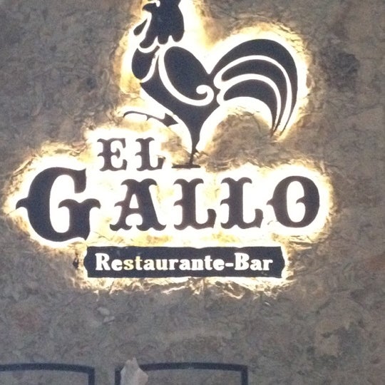 รูปภาพถ่ายที่ El Gallo โดย Alejandro P. เมื่อ 5/6/2012