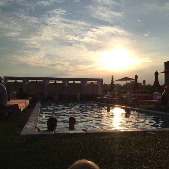 7/12/2012にMike W.がPenthouse Pool and Loungeで撮った写真