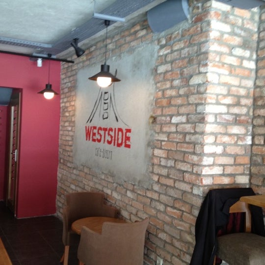 รูปภาพถ่ายที่ Westside Cafe Bistro โดย Demet G. เมื่อ 4/8/2012