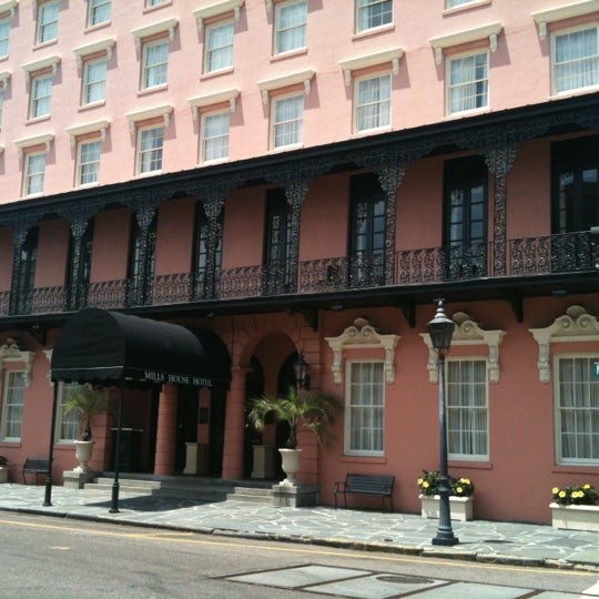 Снимок сделан в Mills House Charleston, Curio Collection by Hilton пользователем Marc S. 7/2/2012