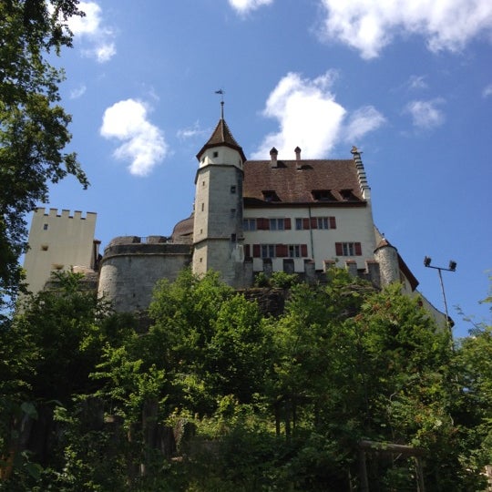 Das Foto wurde bei Schloss Lenzburg von Konstantin P. am 6/17/2012 aufgenommen