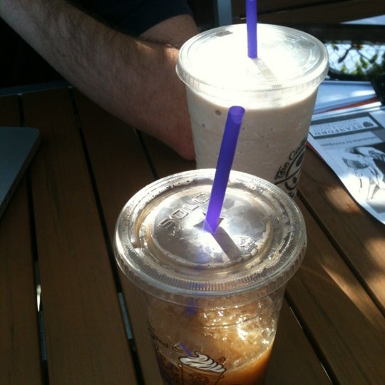 Photo taken at The Coffee Bean &amp; Tea Leaf by JC M. on 5/15/2012