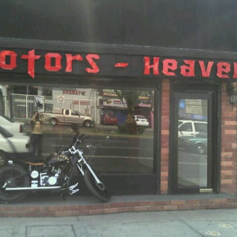 Photo taken at Motor&#39;s Heaven &amp; Margies café by Daniel F. on 5/6/2012