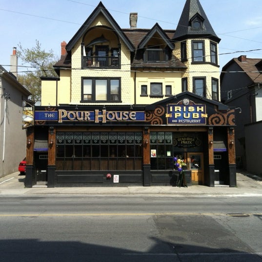Das Foto wurde bei Pour House von Andrew B. am 4/20/2012 aufgenommen
