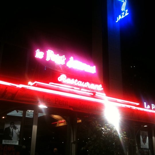 Photo prise au Le Petit Journal Montparnasse par Marc P. le4/13/2012